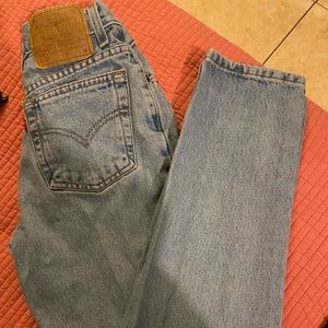 levi pants in great condition fits a size 0-1